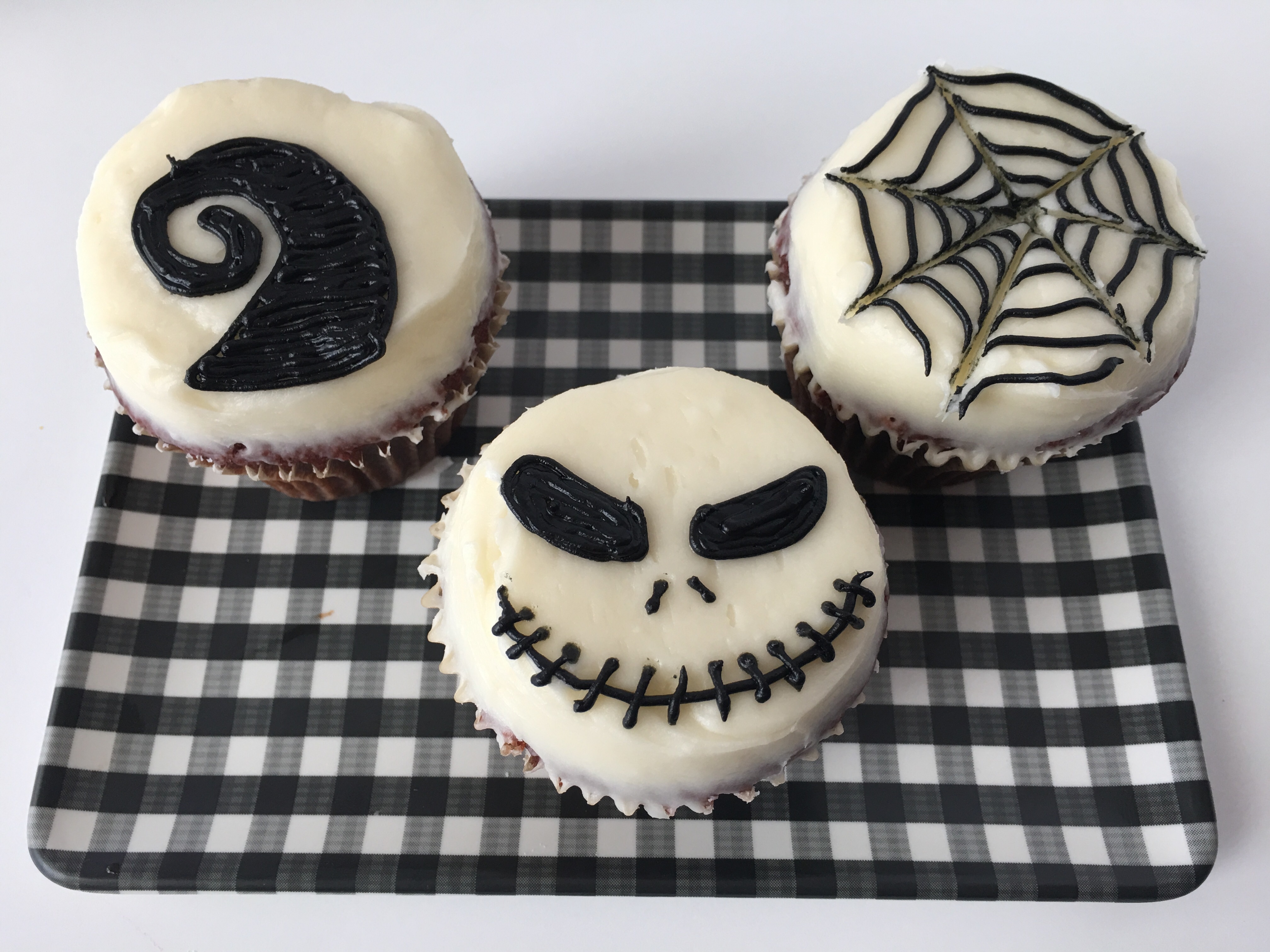 Nightmare Before Christmas Cupcakes Eazy Peazy Lemon Squeezee